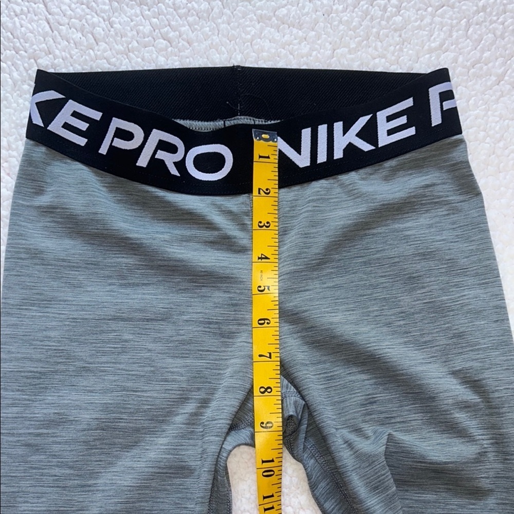 Nike Pro Gray Leggings for Ultimate Performance - Picture 4 of 10